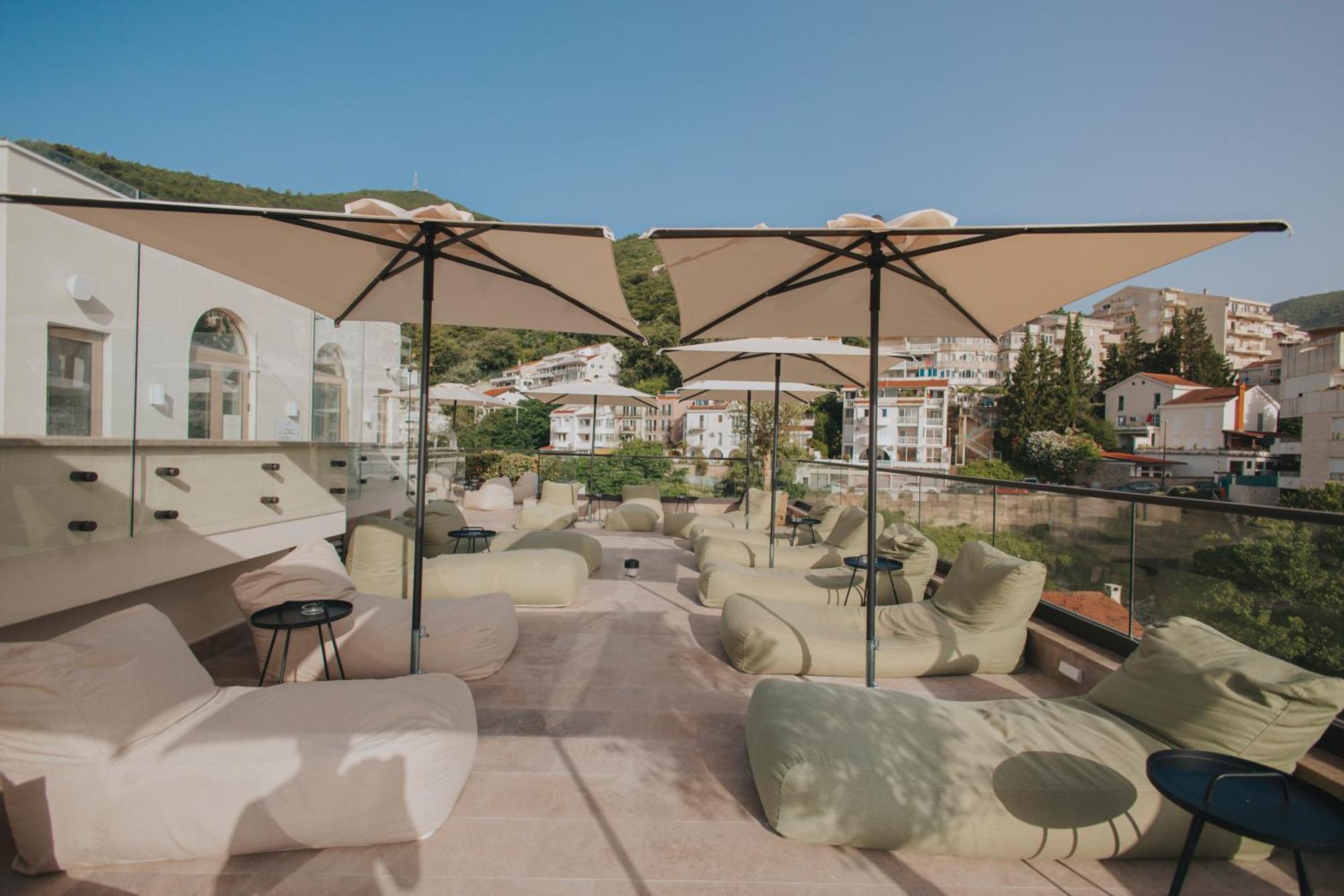 Infinity Hotel & More Budva Exterior foto